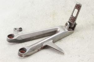 04-07 Honda Cbr1000rr Right Rear Back Passenger Peg 50720-mel-305 50750-mel-000