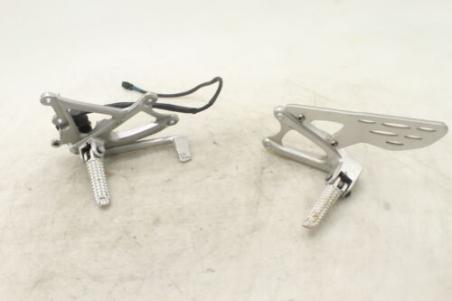 09-11 Yamaha Yzf R1 Right & Left Front Rearset Foot Rest 14b-27442-00-00