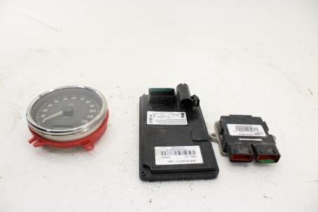 12-17 Harley Dyna Softail Slim Heritage Fat Boy Switchback ECU BCM gauge set