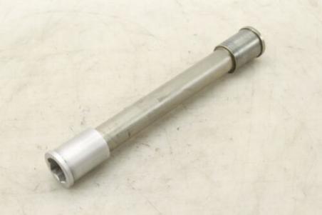 Kawasaki Front Wheel Rim Axle Bolt 41068-0604